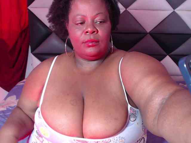 ShantalBBW webcam