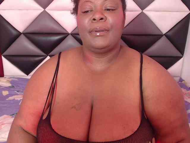ShantalBBW webcam