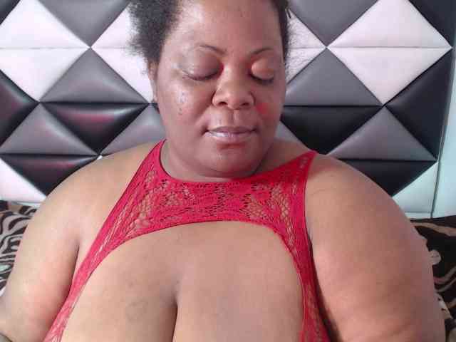 ShantalBBW webcam