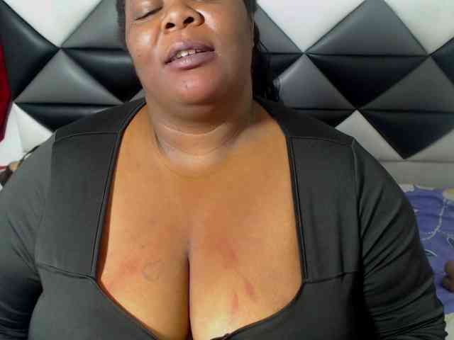 ShantalBBW webcam