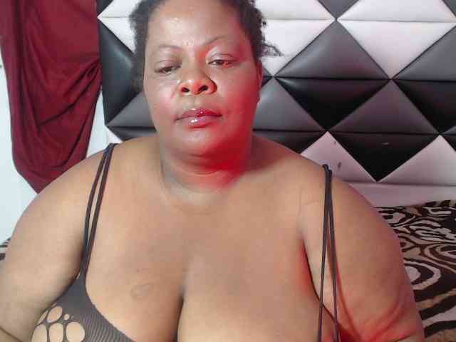 ShantalBBW webcam