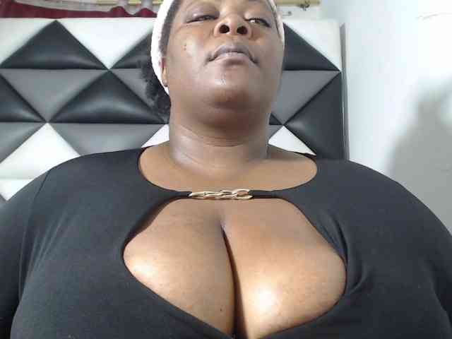 ShantalBBW webcam