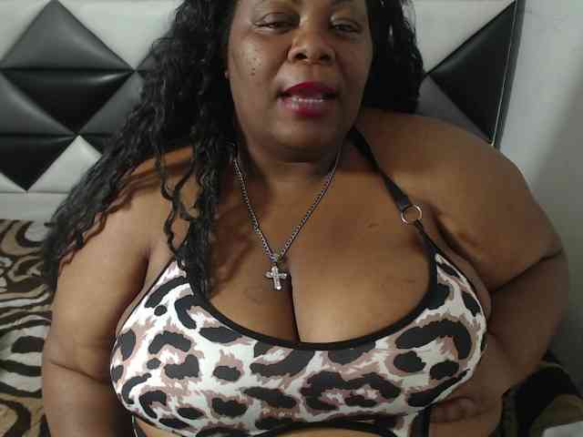 ShantalBBW webcam