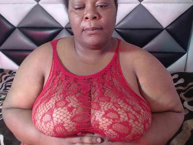 ShantalBBW webcam