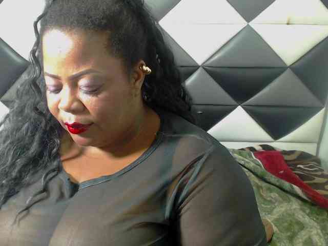 ShantalBBW webcam