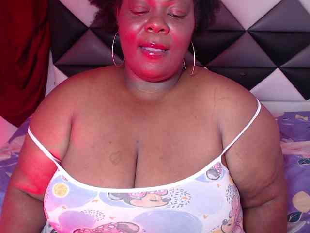 ShantalBBW webcam
