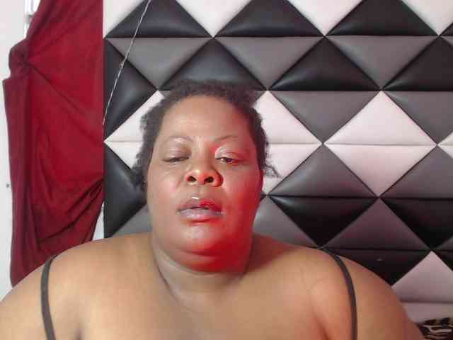ShantalBBW webcam