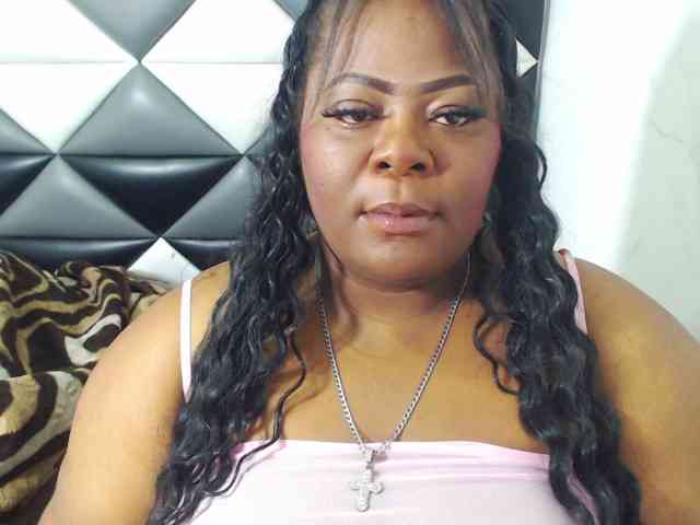 ShantalBBW webcam