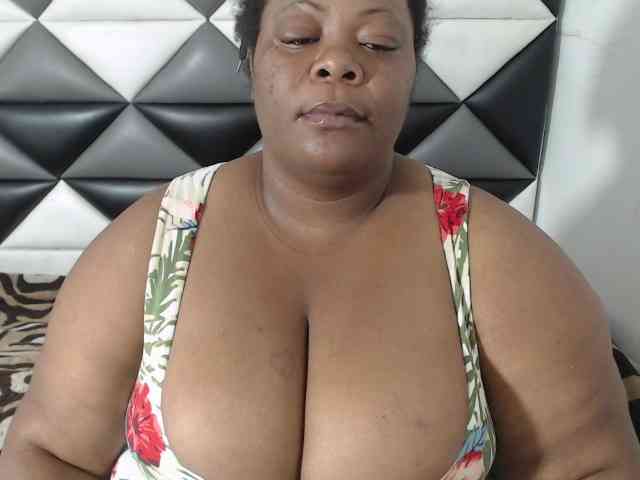 ShantalBBW webcam
