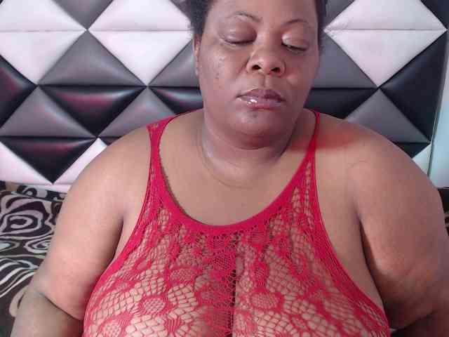 ShantalBBW webcam