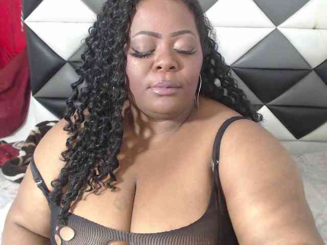 ShantalBBW webcam
