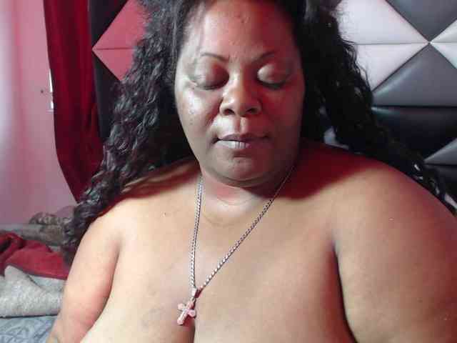 ShantalBBW webcam
