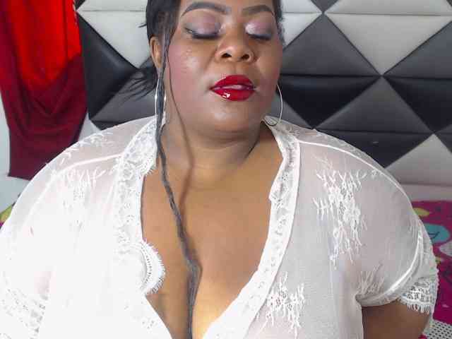 ShantalBBW webcam
