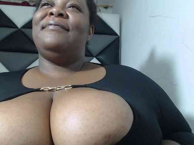 ShantalBBW webcam