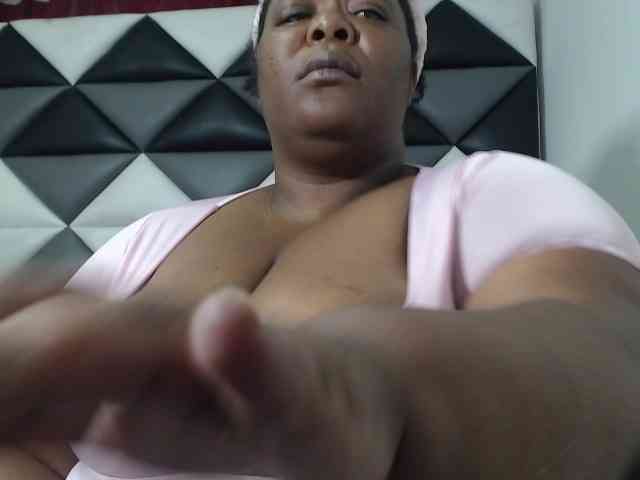ShantalBBW webcam