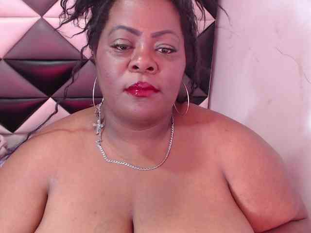 ShantalBBW webcam