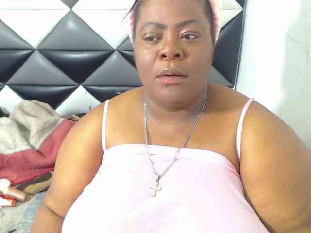 ShantalBBW webcam