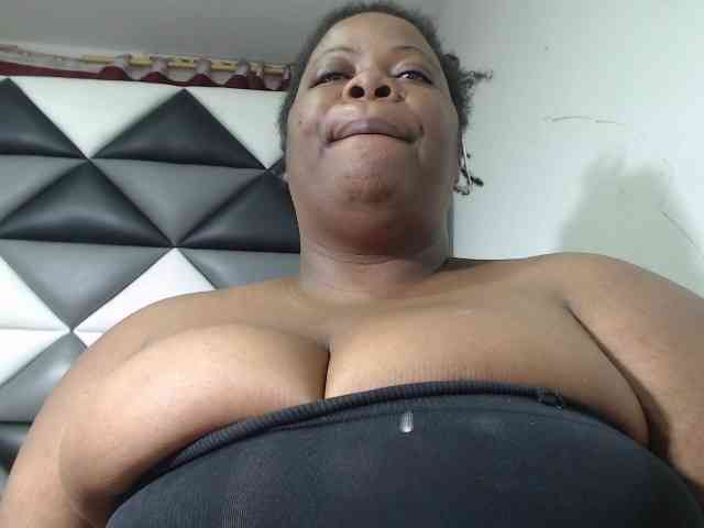 ShantalBBW webcam