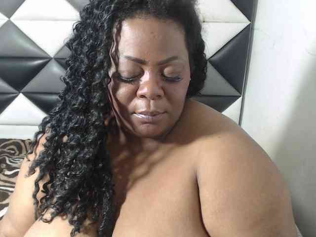 ShantalBBW webcam