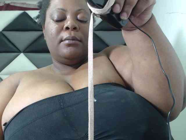 ShantalBBW webcam