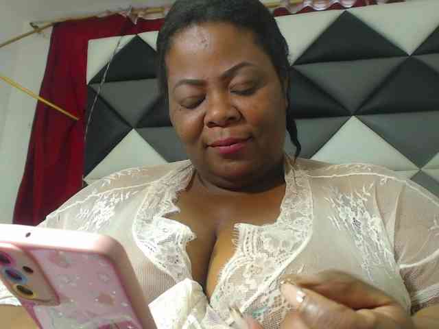 ShantalBBW webcam