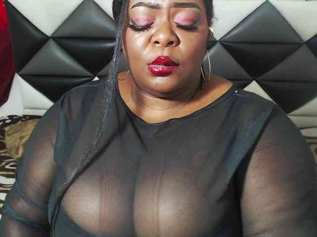 ShantalBBW webcam