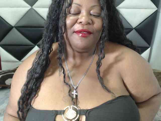 ShantalBBW webcam