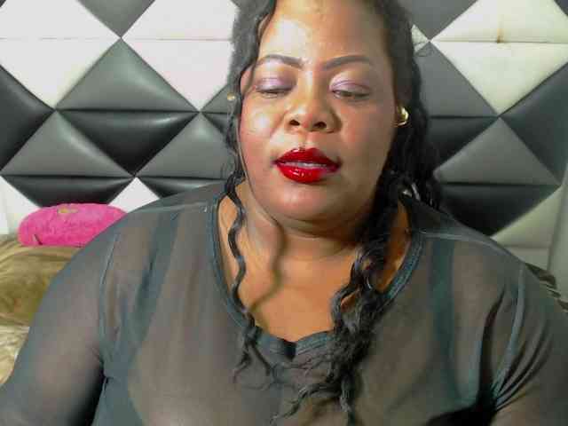 ShantalBBW webcam
