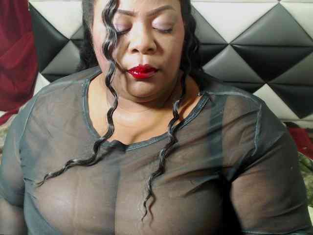 ShantalBBW webcam