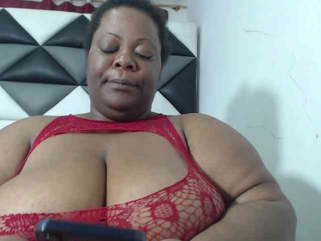 ShantalBBW webcam