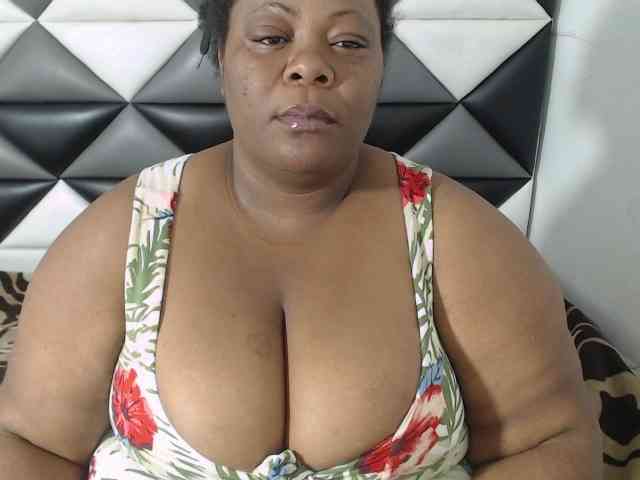 ShantalBBW webcam