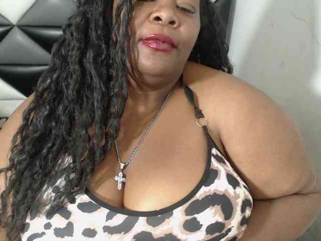 ShantalBBW webcam