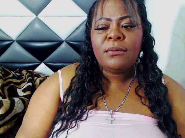 ShantalBBW webcam