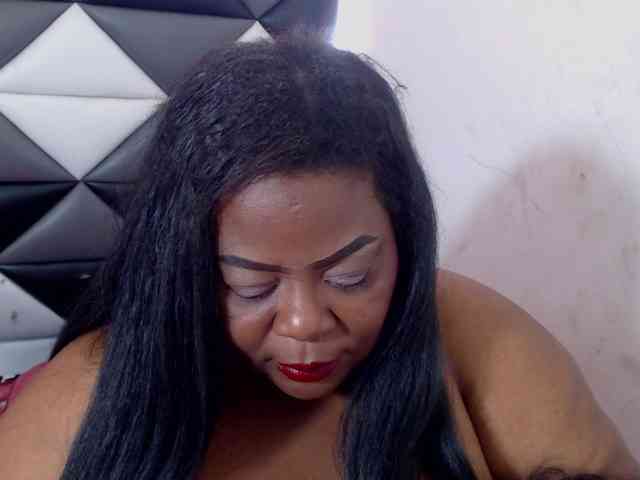 ShantalBBW webcam