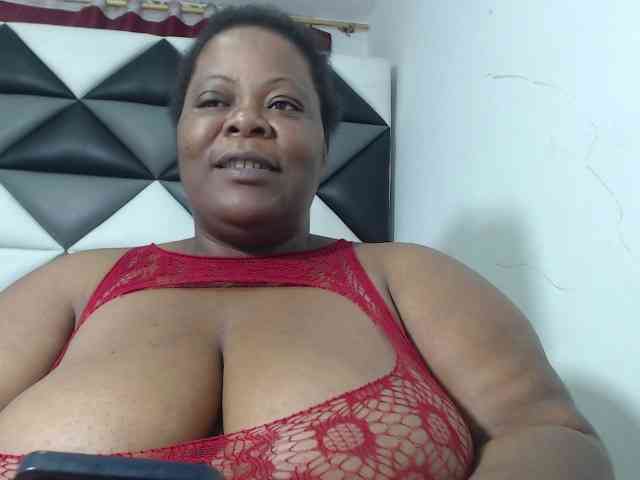 ShantalBBW webcam