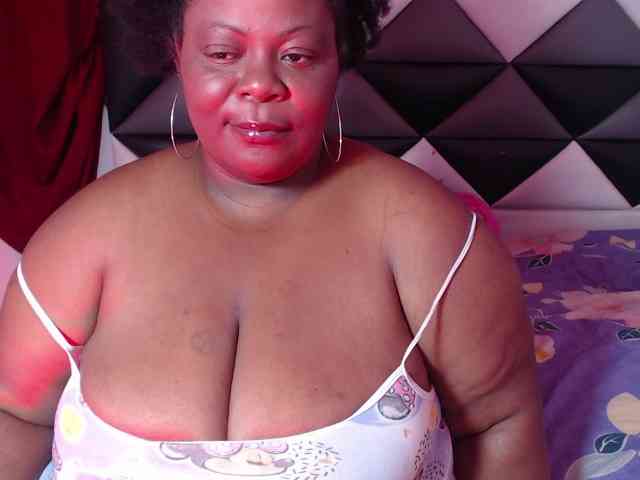 ShantalBBW webcam