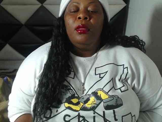 ShantalBBW webcam