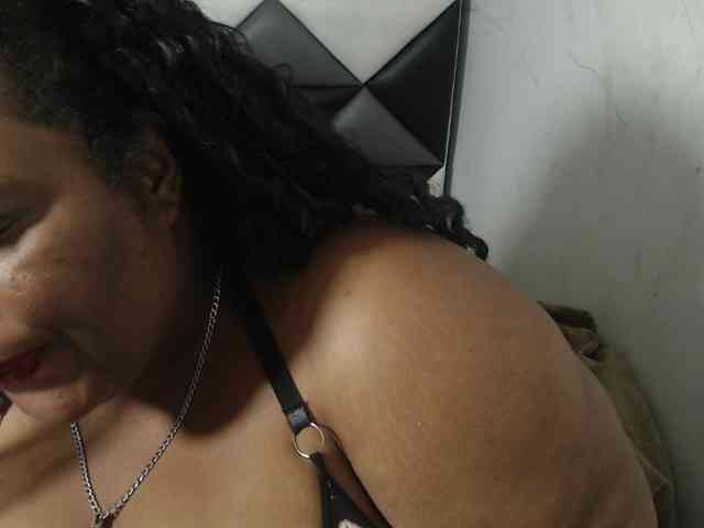 ShantalBBW webcam