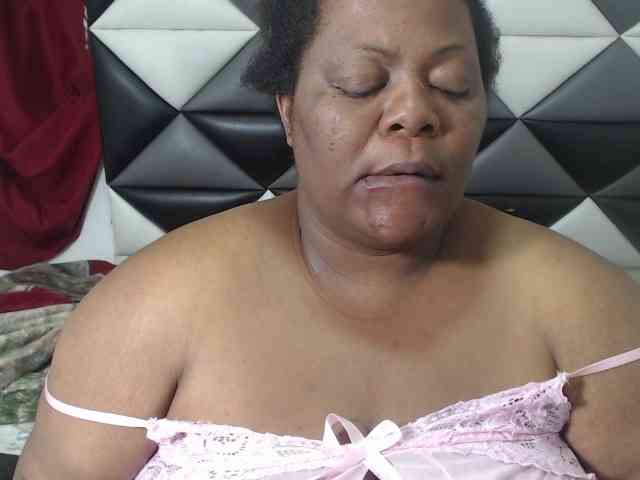 ShantalBBW webcam