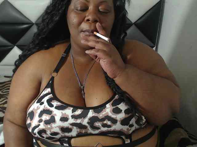 ShantalBBW webcam