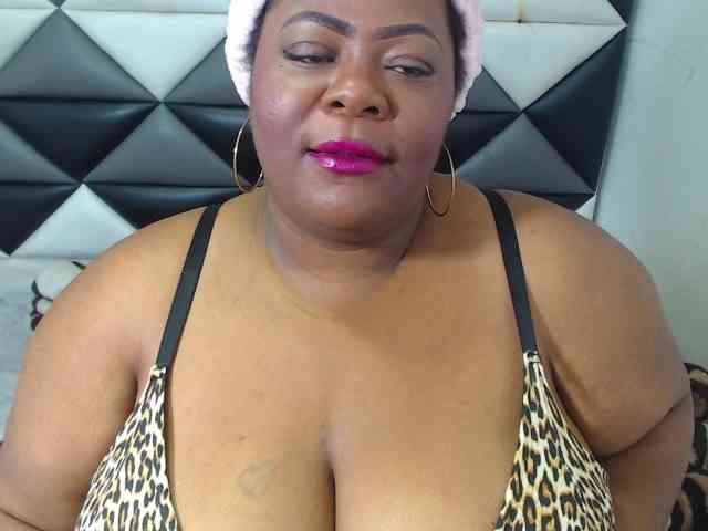 ShantalBBW webcam