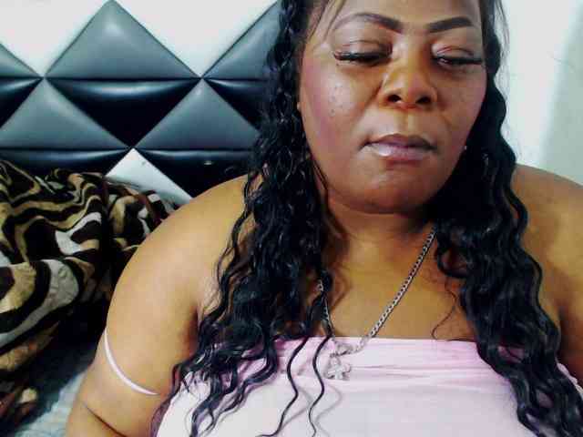 ShantalBBW webcam