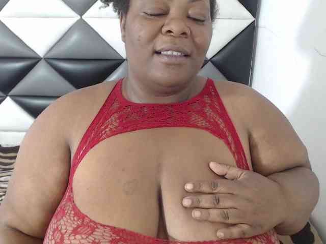 ShantalBBW webcam