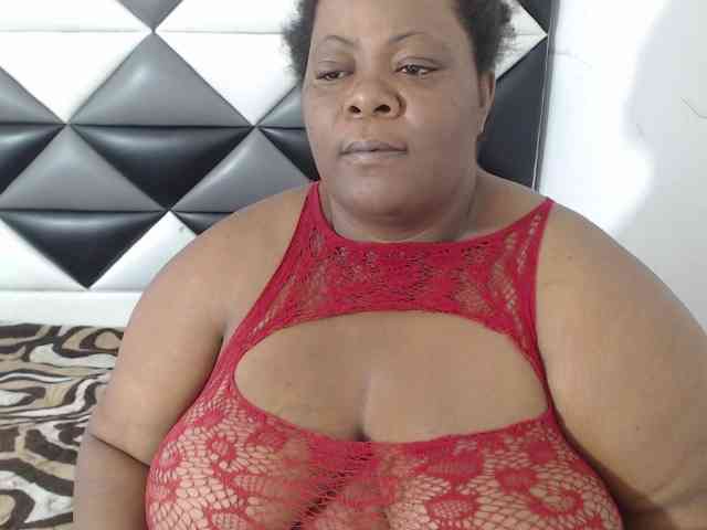 ShantalBBW webcam