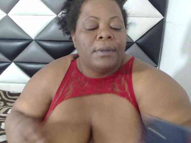 ShantalBBW webcam