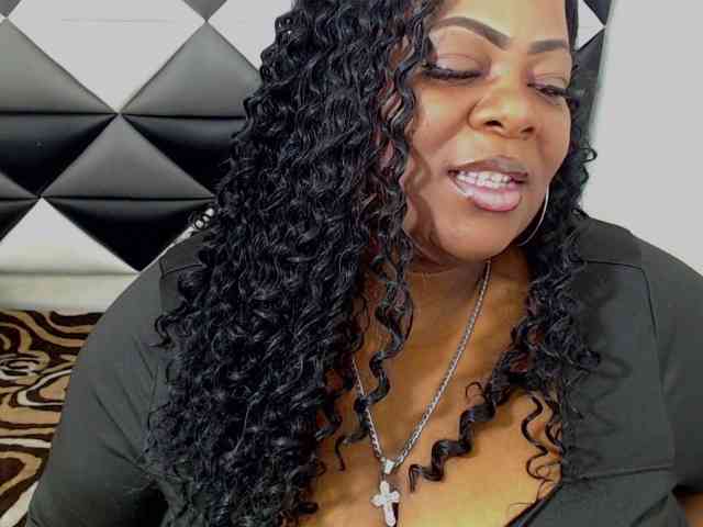 ShantalBBW webcam