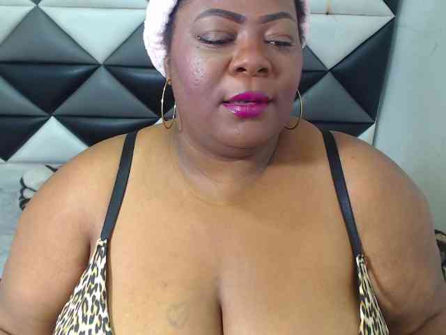 ShantalBBW webcam