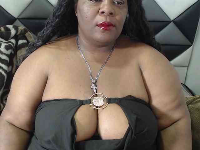 ShantalBBW webcam