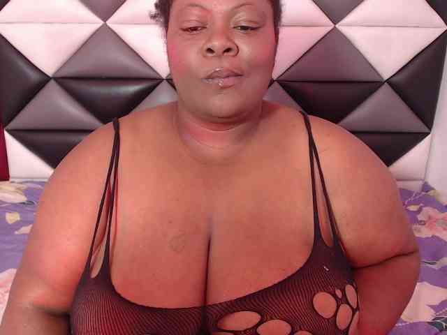 ShantalBBW webcam