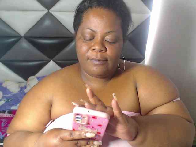 ShantalBBW webcam
